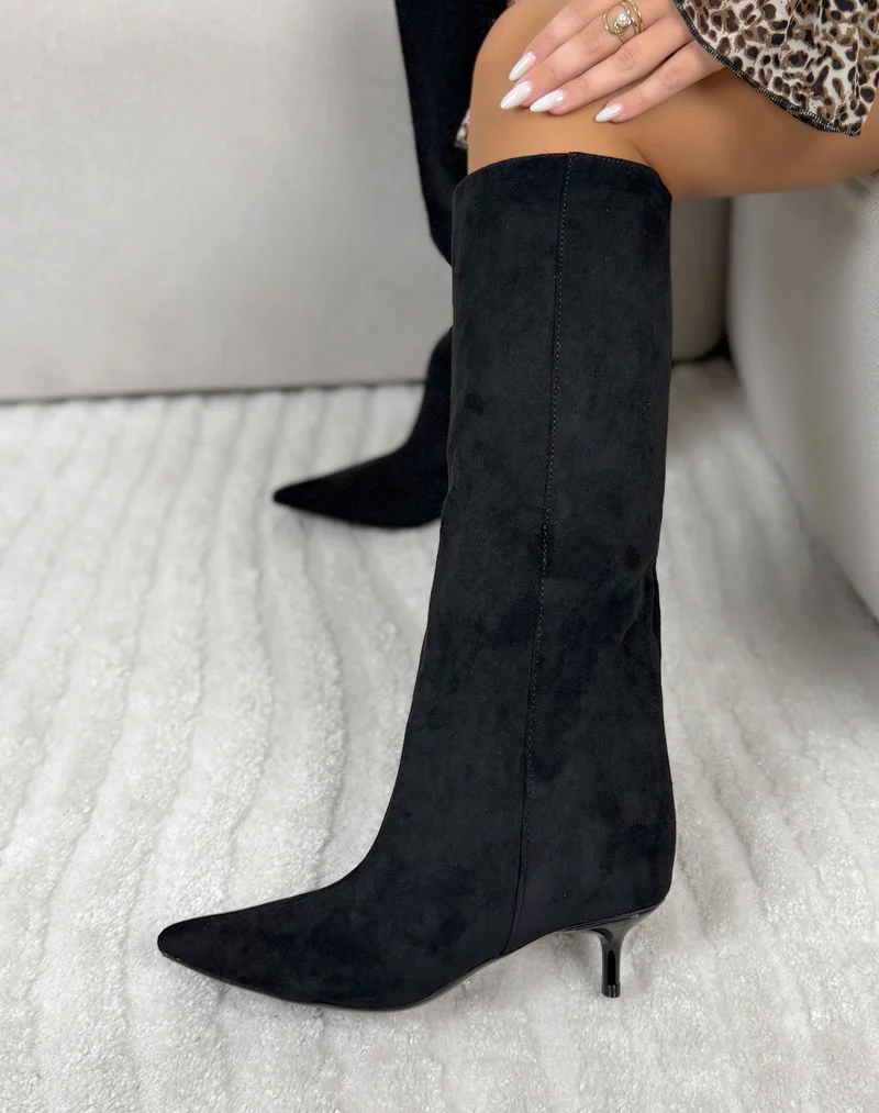 Bottes femme noires élégantes en suédine à petit talon aiguille