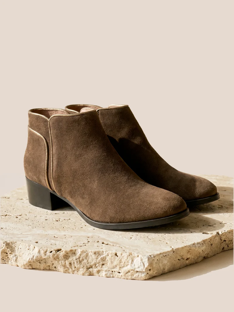Bottines moyen talon cuir daim marron