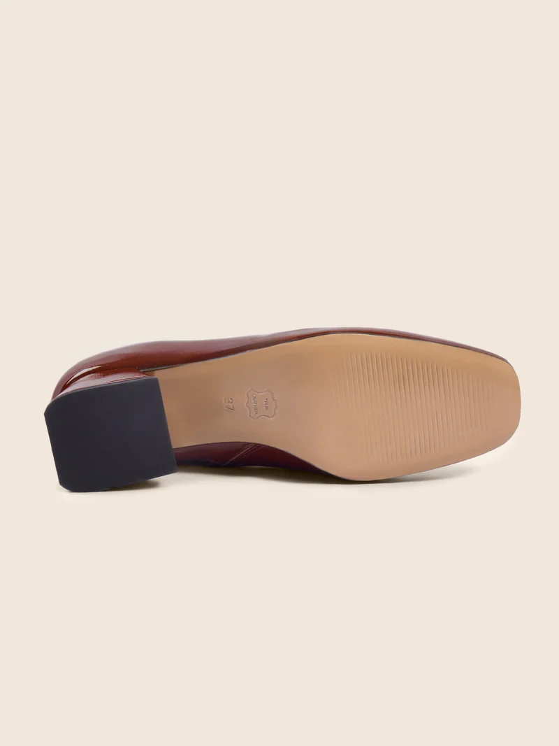 Bottines moyen talon carré vernis brique