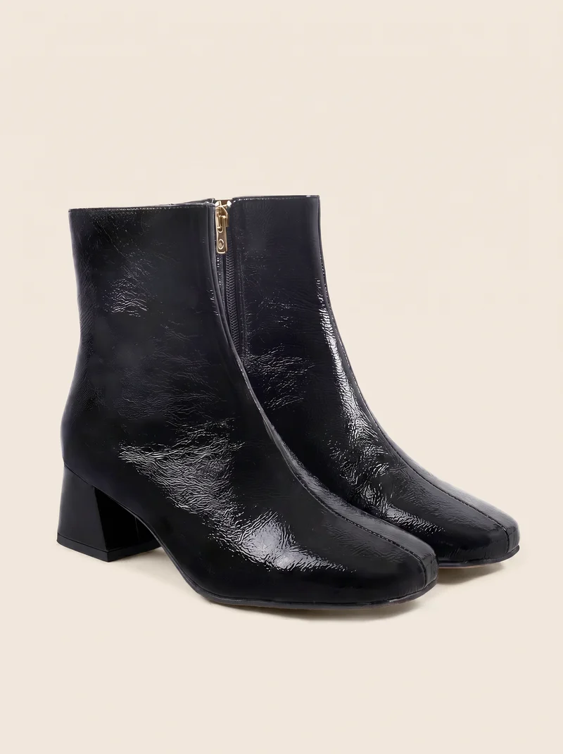 Bottines moyen talon carré cuir vernis noir