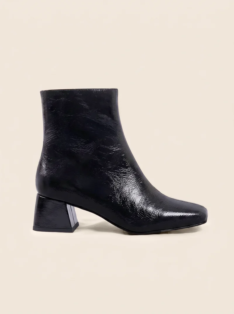 Bottines moyen talon carré cuir vernis noir