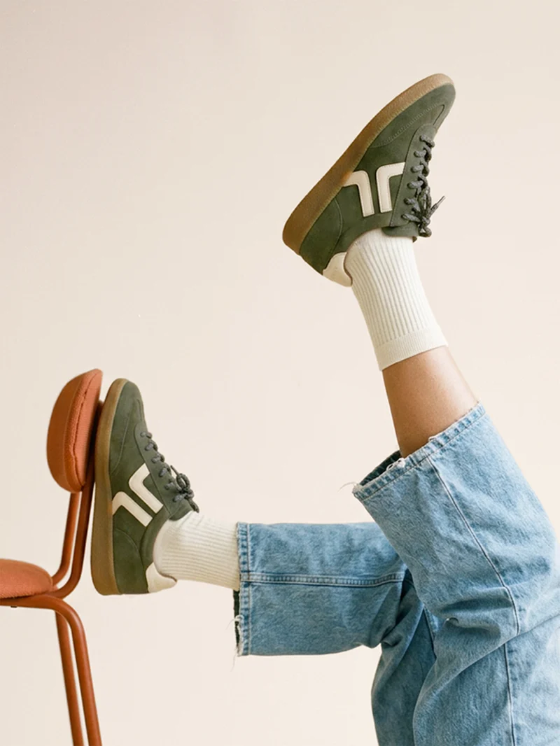 Baskets rétro cuir daim kaki