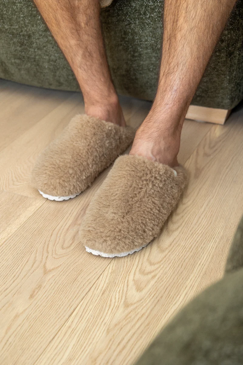 Claudine Fluffy — Chausson en Laine Naturelle Moka | Doublure Laine | Fabriqué au Portugal