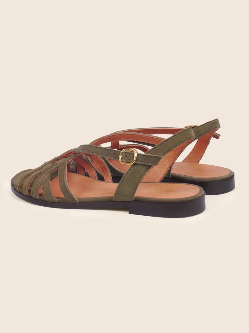 Sandales plates brides cuir daim kaki