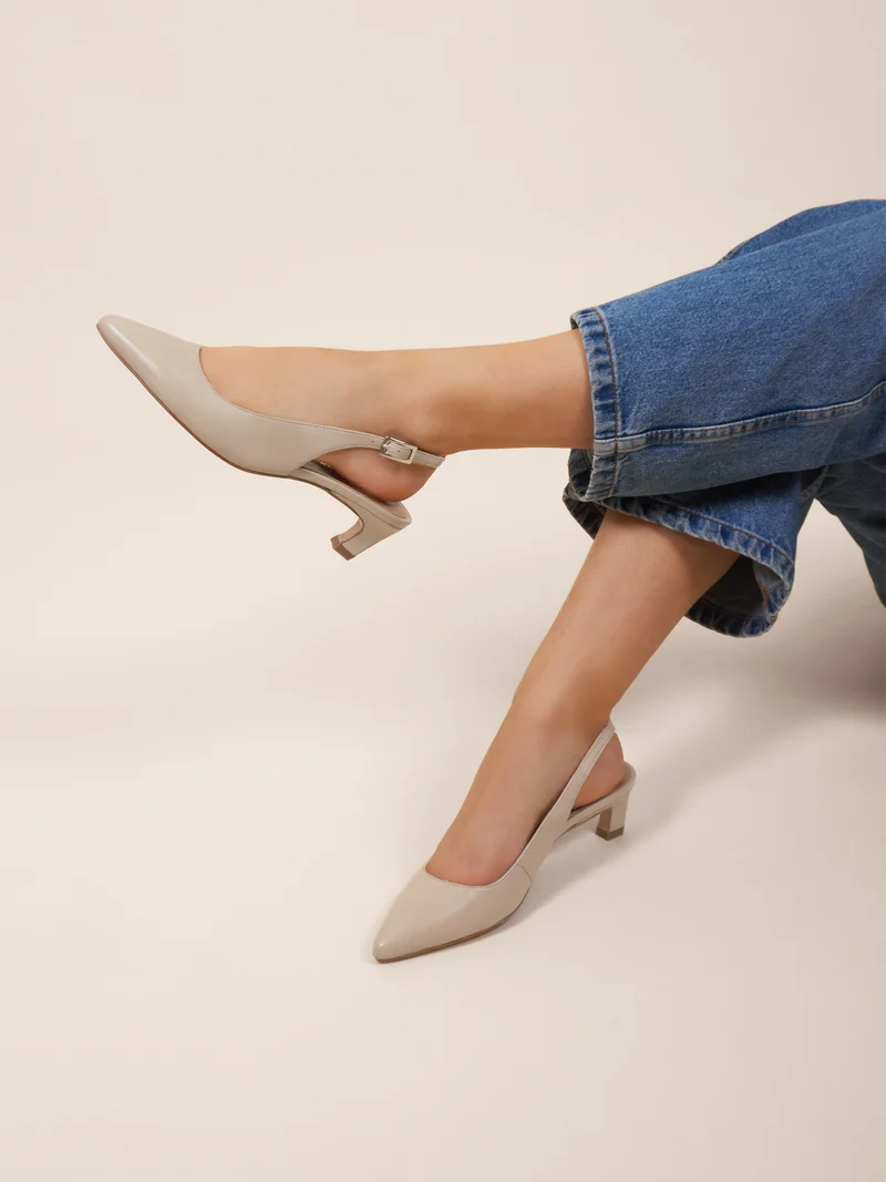 Escarpins slingback petit talon cuir crème
