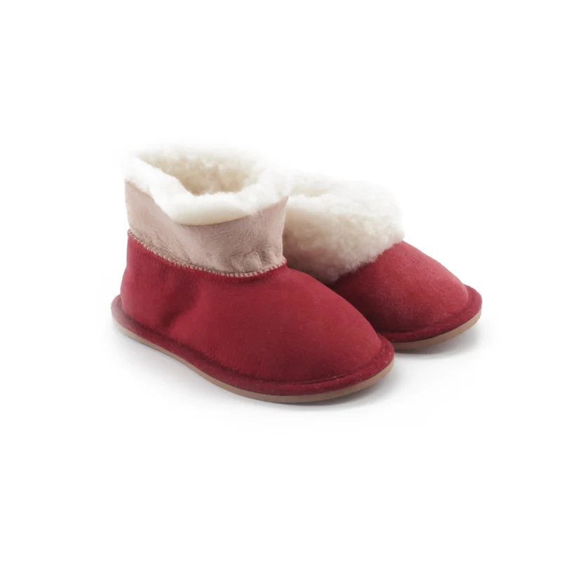 Chaussons enfant rouges en peau de mouton