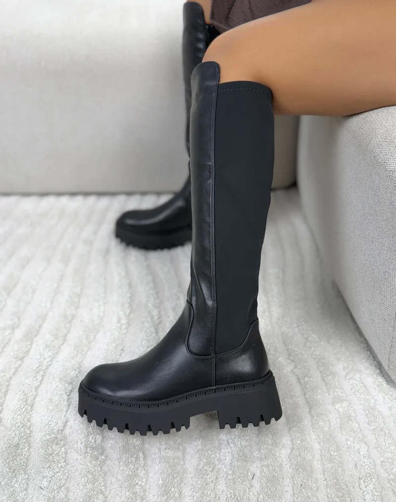 Bottes femme noires tendance à semelle crantée épaisse et tige haute