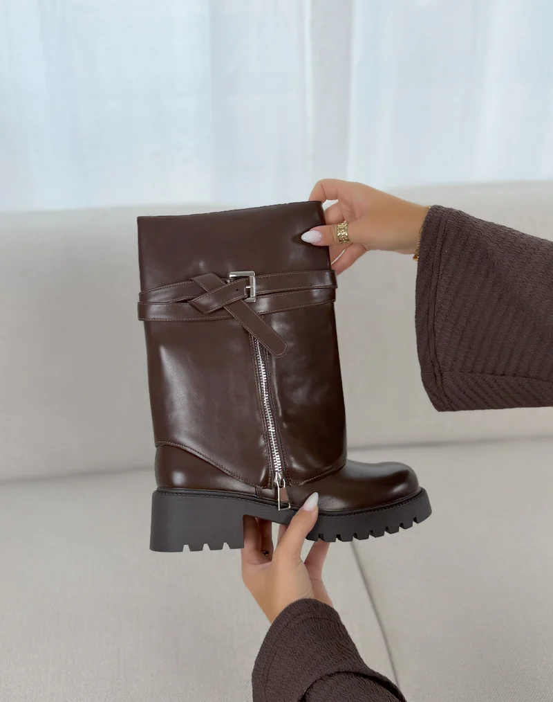 Bottines Chelsea marron fourrées Tige amovible avec lanières et boucle argentée