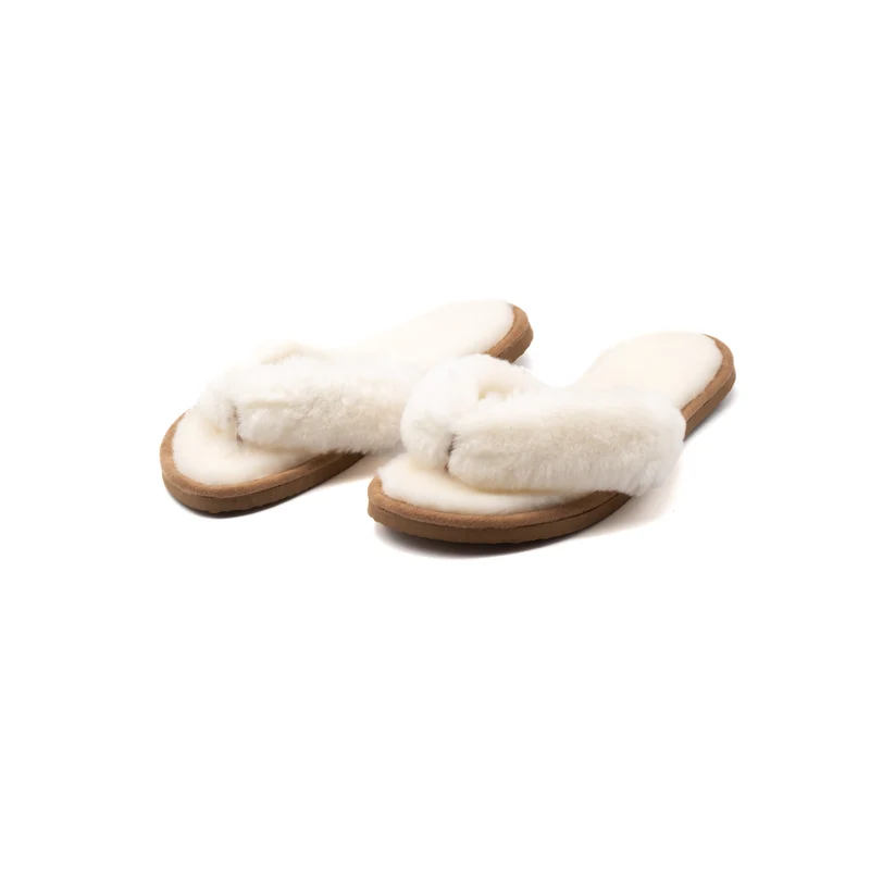 Tongs blanches en peau de mouton