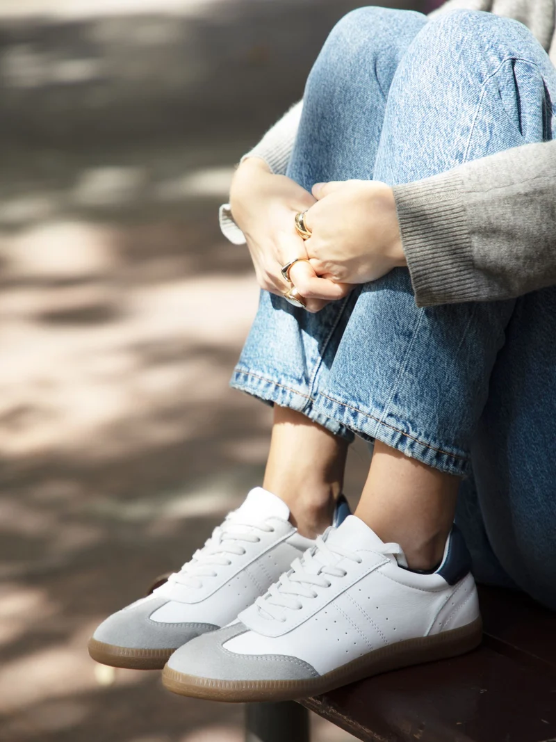 Tennis lacet cuir blanc gris