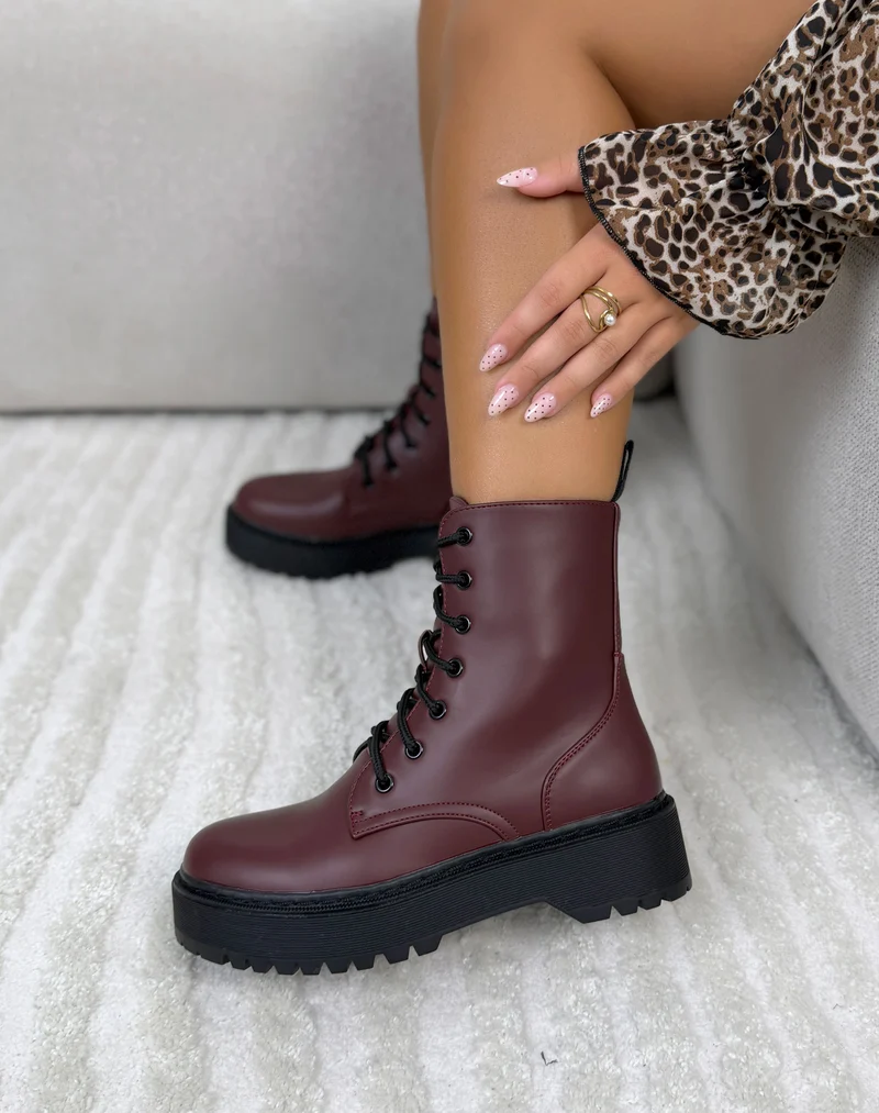 Bottines femme bordeaux tendance à lacets et plateforme noire épaisse
