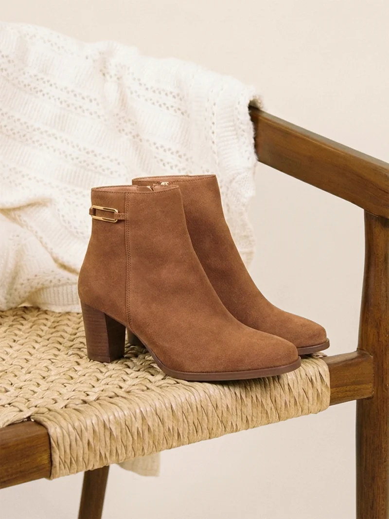 Bottines bijoux talon cuir daim cognac