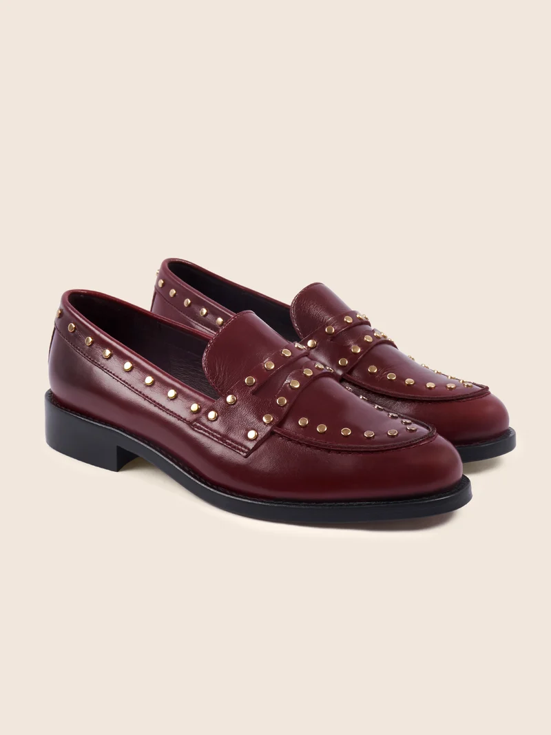 Mocassins cuir bordeaux clouté