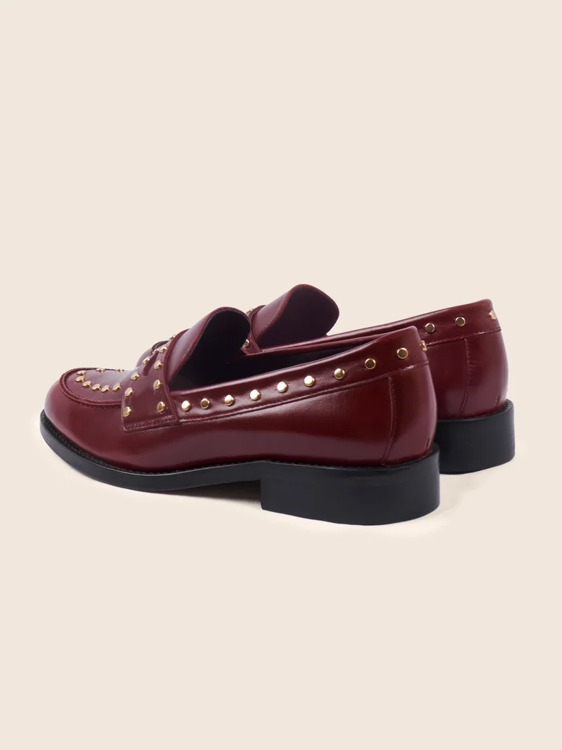 Mocassins cuir bordeaux clouté