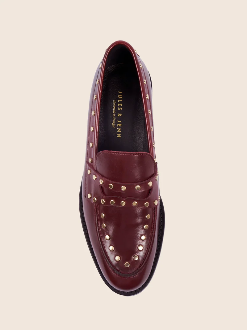 Mocassins cuir bordeaux clouté