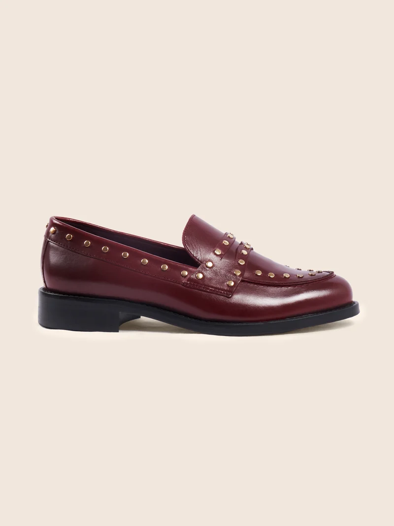 Mocassins cuir bordeaux clouté