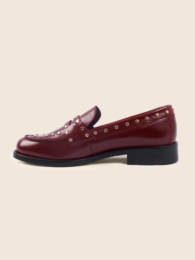 Mocassins cuir bordeaux clouté