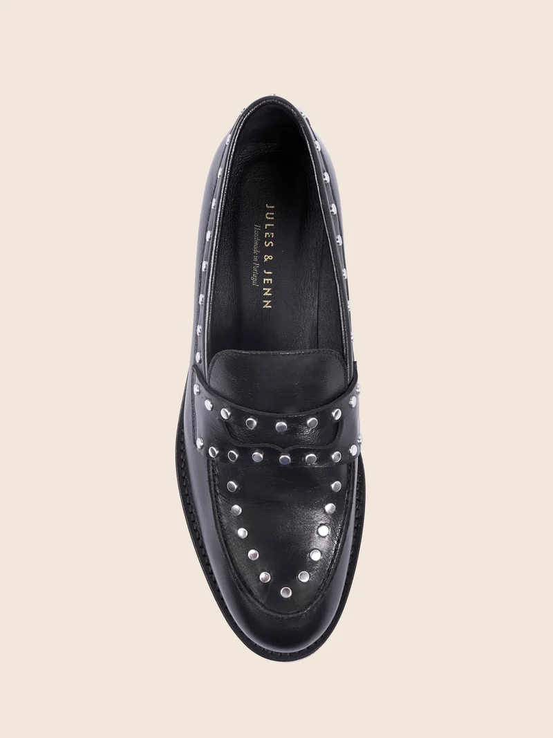 Mocassins cuir noir clouté