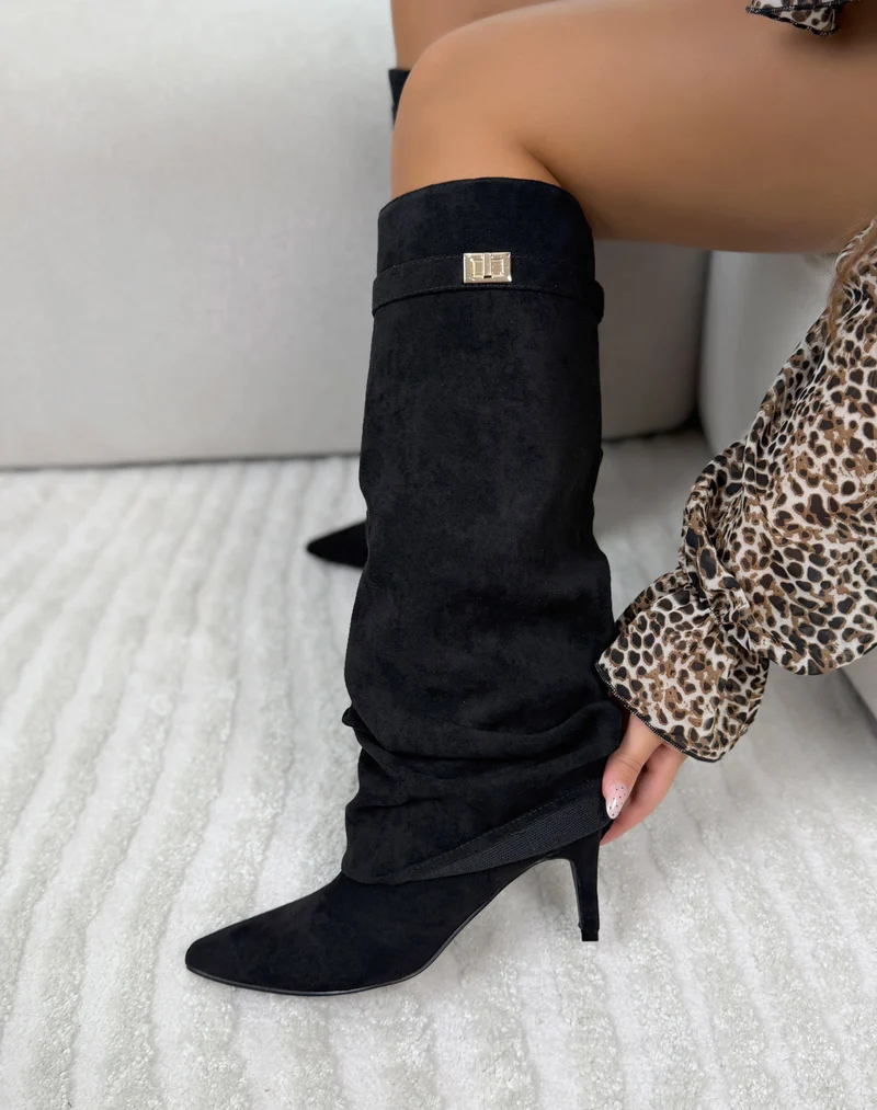 Bottes femme noires élégantes en suédine à revers et détail doré