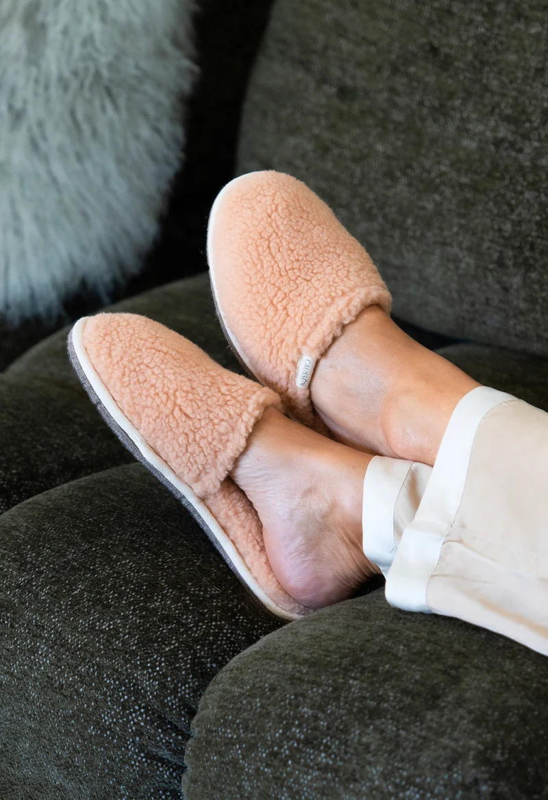 Simone Fluffy Nude