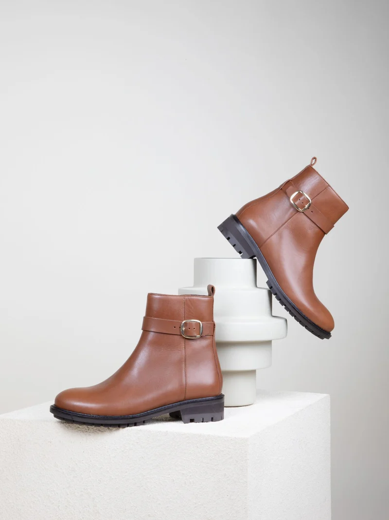 Bottines boucle cuir camel