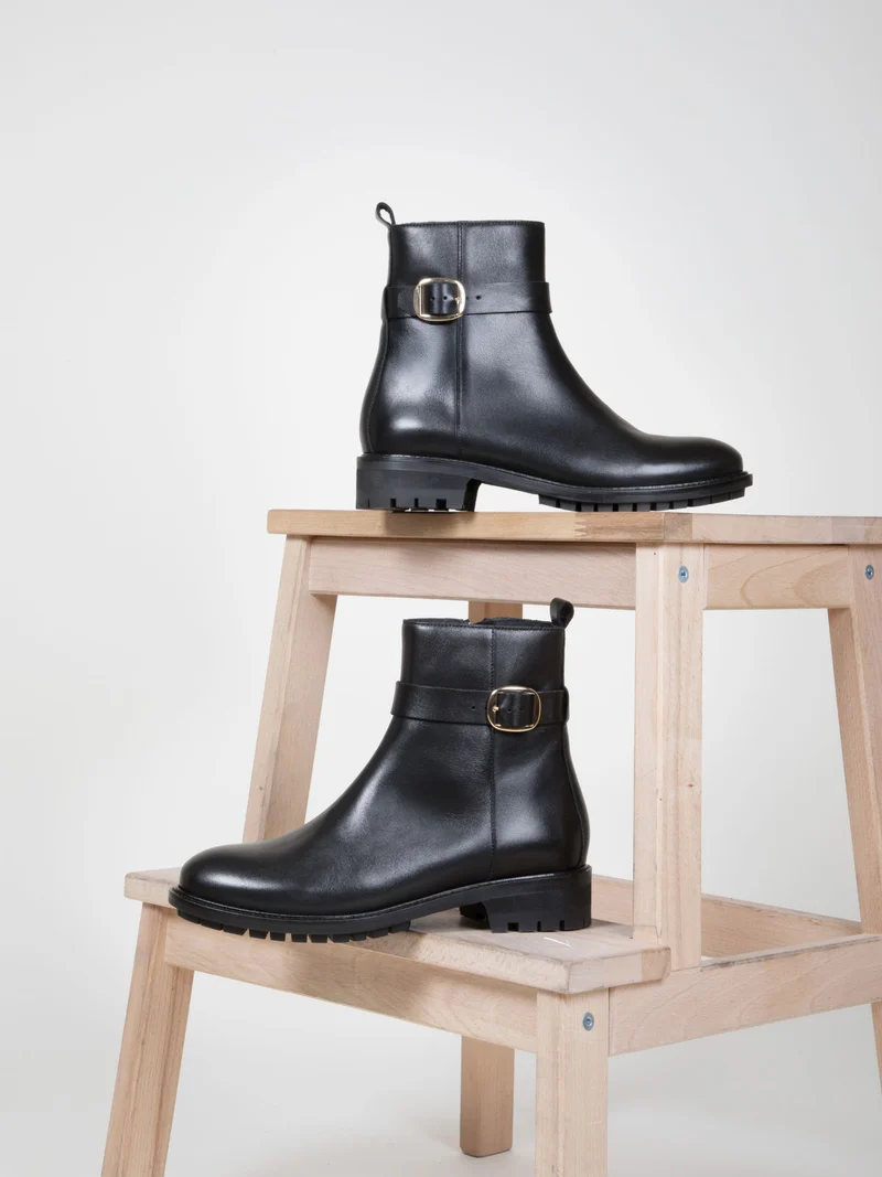 Bottines boucle cuir noir