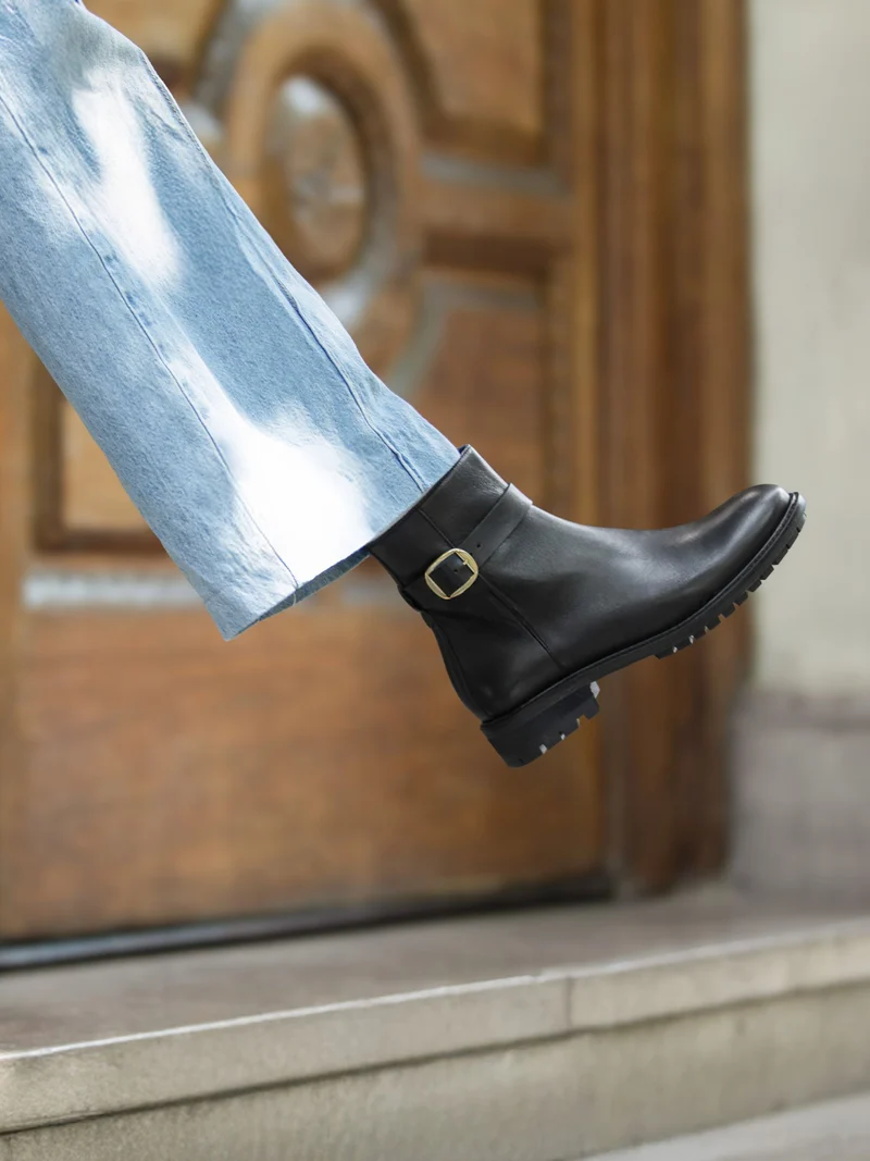 Bottines boucle cuir noir