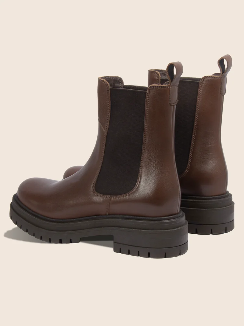 Bottines Chelsea crantées cuir marron