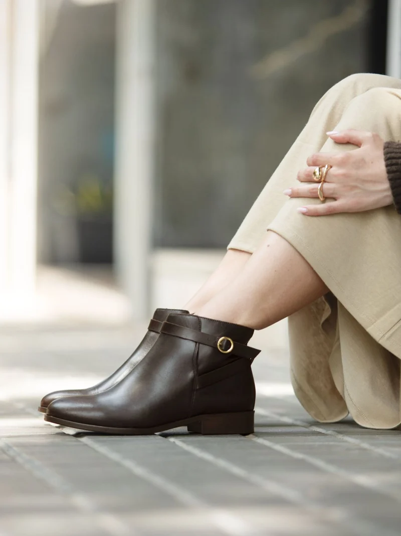 Bottines cavalières plates cuir marron