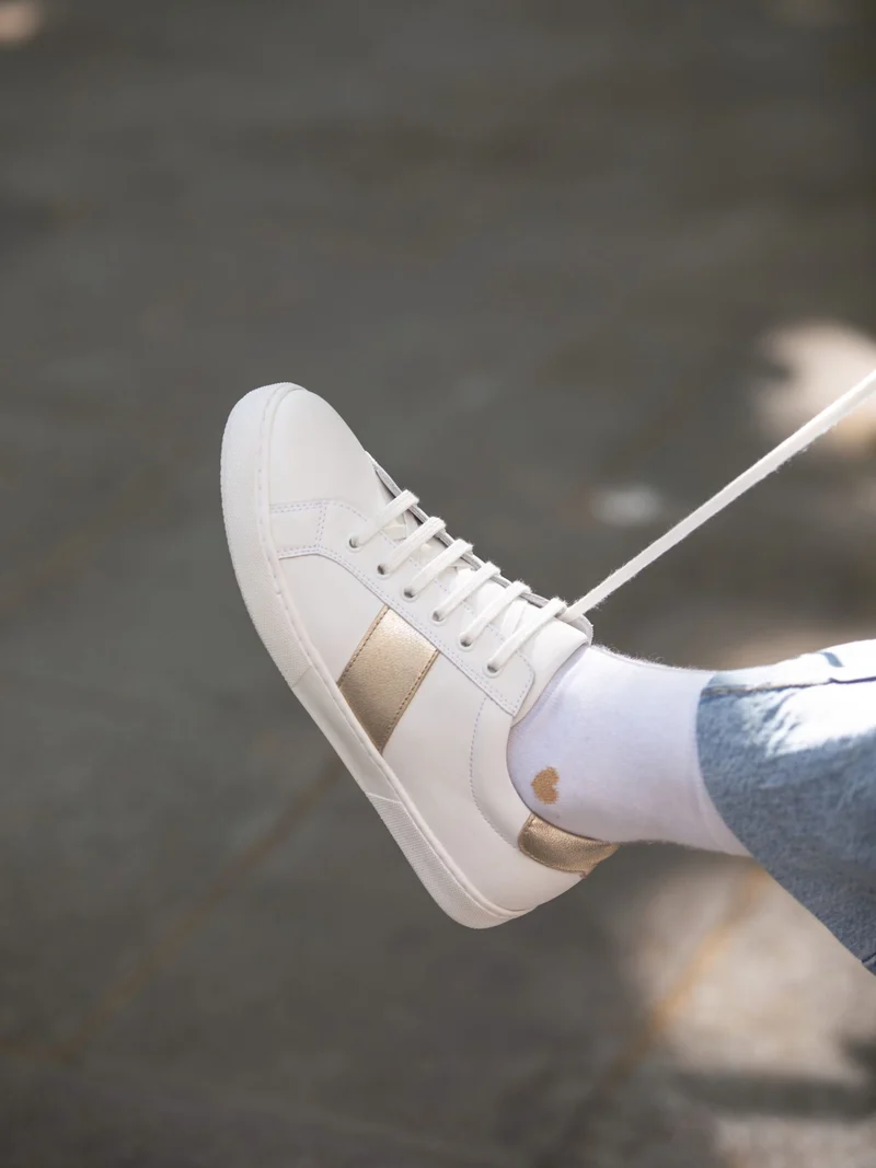 Tennis lacet cuir blanc doré