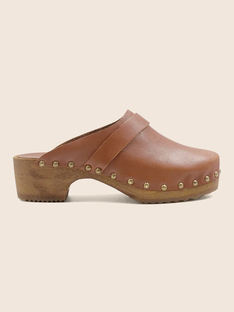 Sabots bois cuir cognac