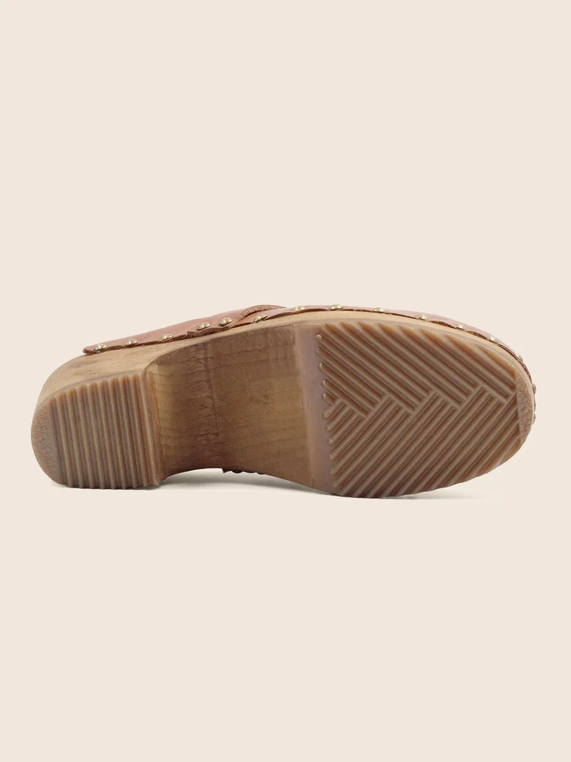 Sabots bois cuir cognac