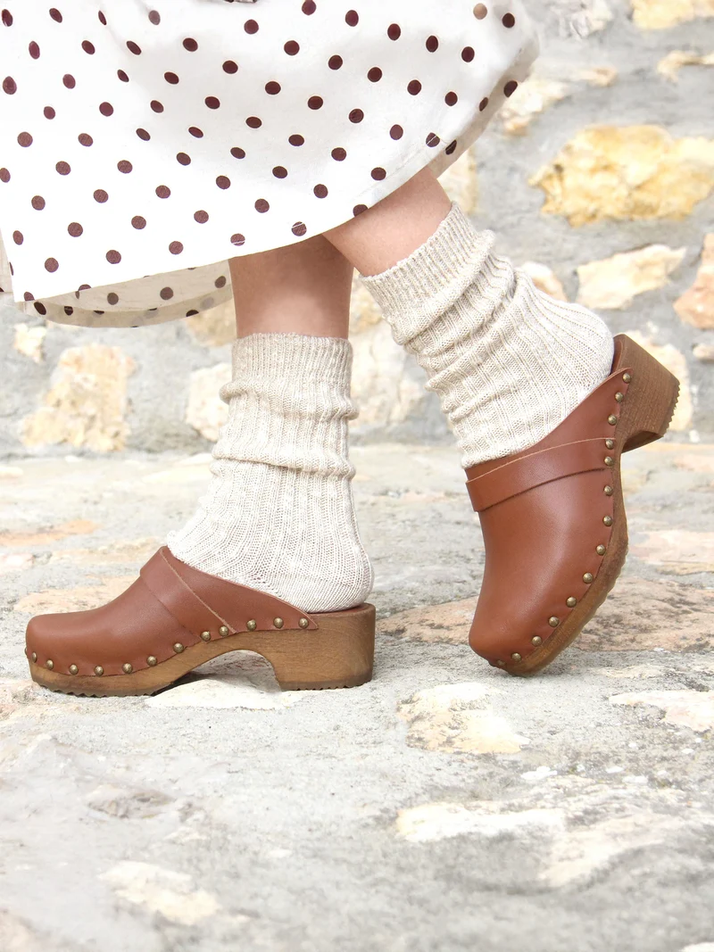 Sabots bois cuir cognac