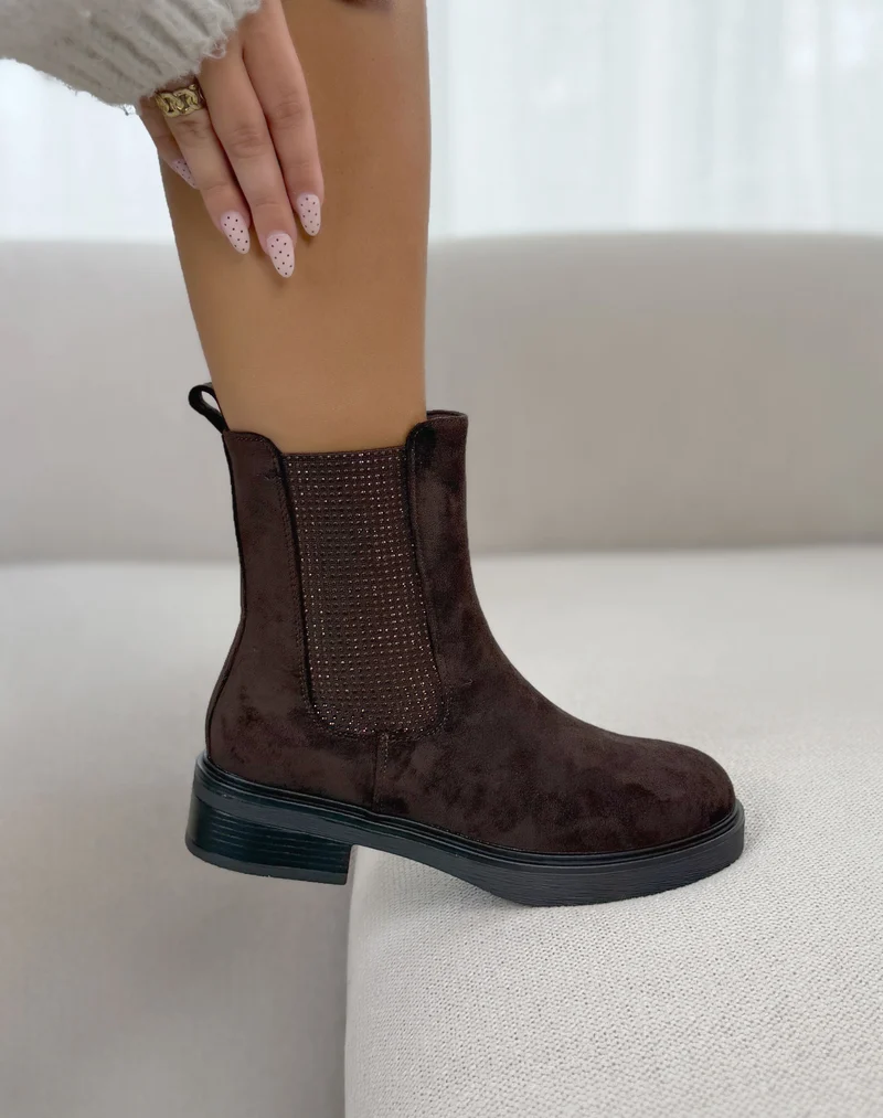 Bottines femme marron tendance en suédine style Chelsea avec élastique à strass