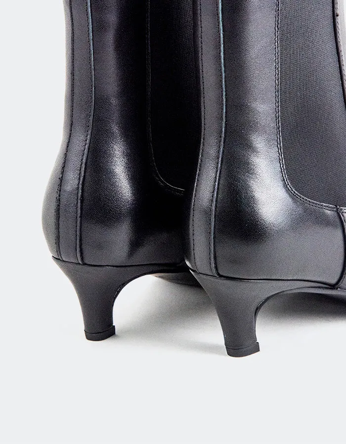 Illyria Black Leather