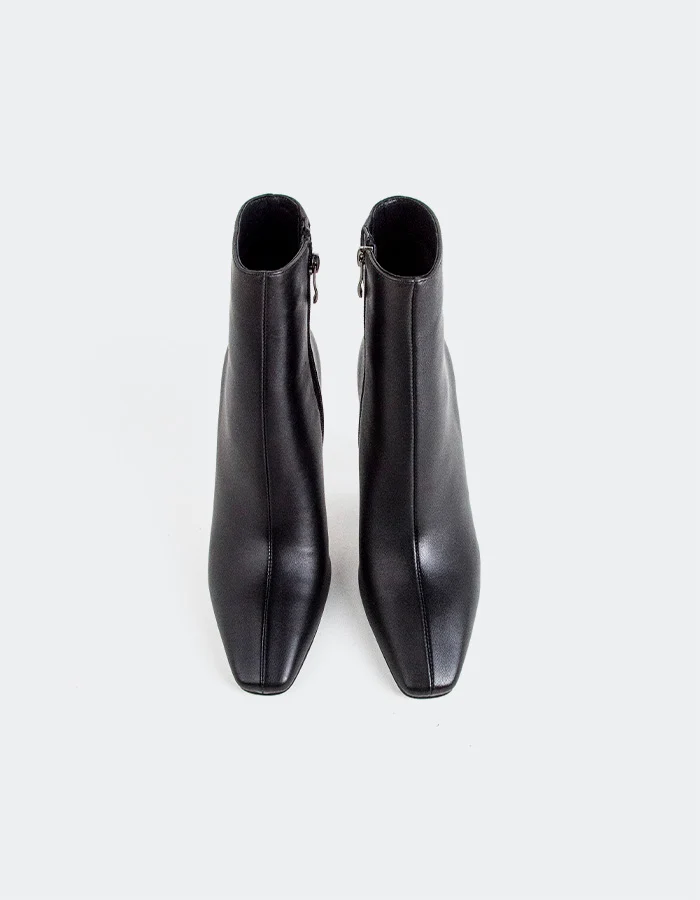 Qianna Black Leather