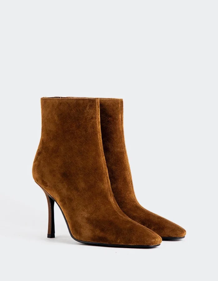Qianna Tan Suede