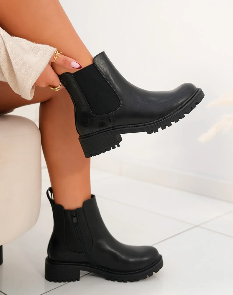 Bottines noires basses avec effet croco