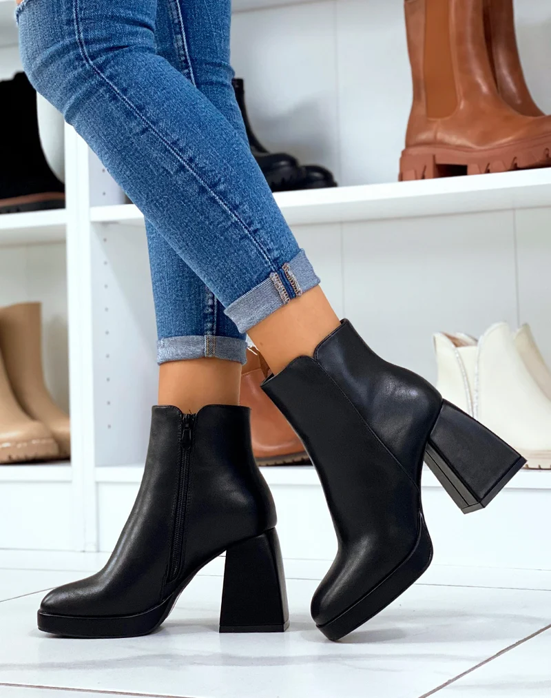 Bottines basses noires à talon épais carré