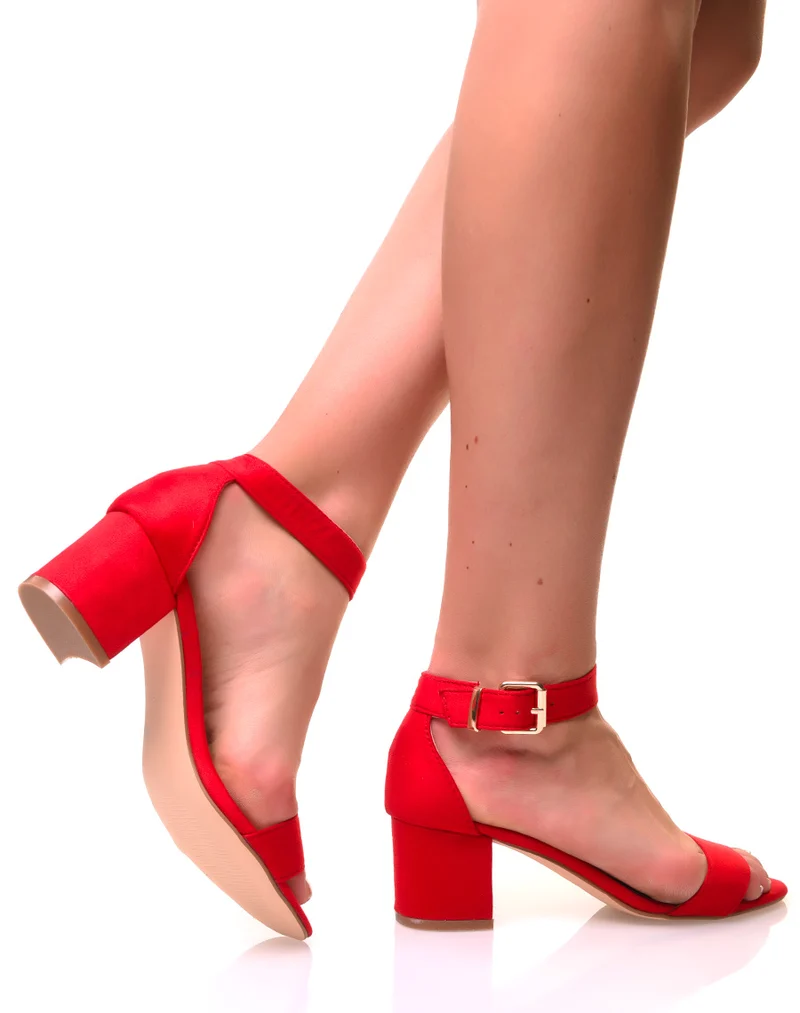 Sandales à petits talons en suédine rouges