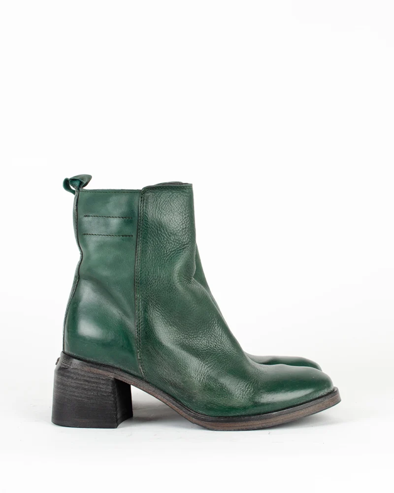 Boots moma