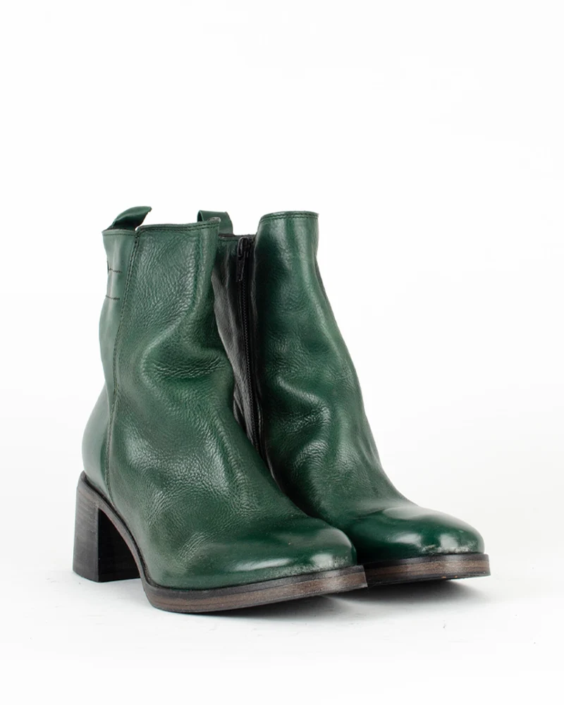 Boots moma