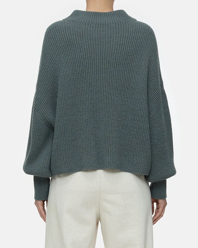 Pull closed women