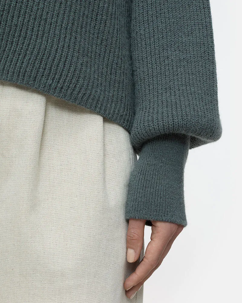 Pull closed women
