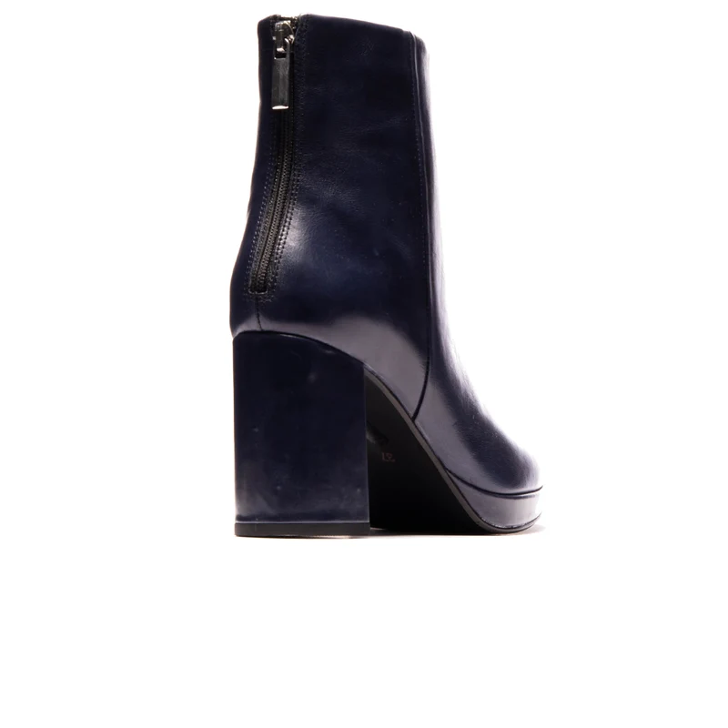 Stassi Navy Leather
