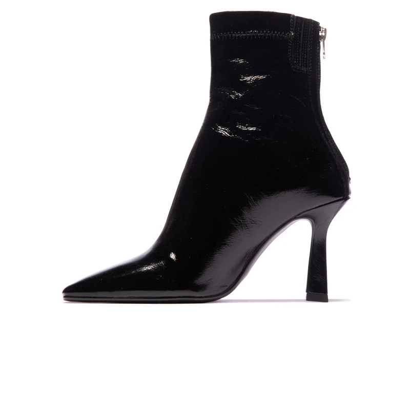 Almada Black Leather