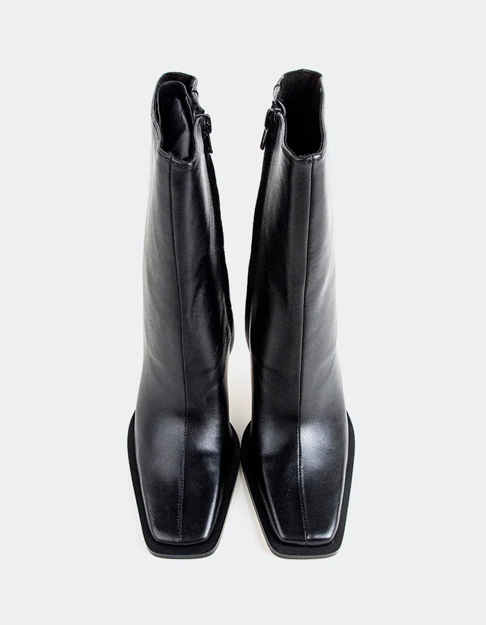 Marilyn Black Leather