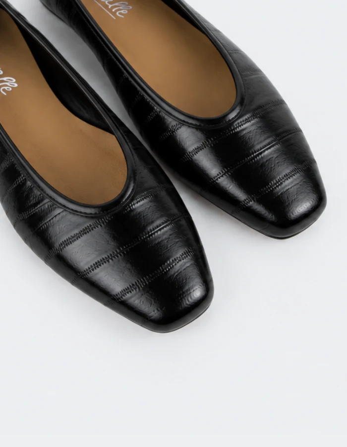 Juniper Black Eel Leather
