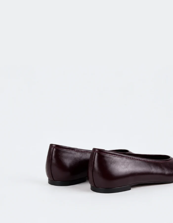 Juniper Burgundy Leather