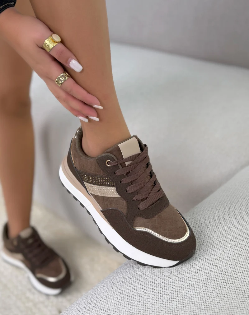 Basket femme marron tendance en suédine à semelle épaisse et bandes strass